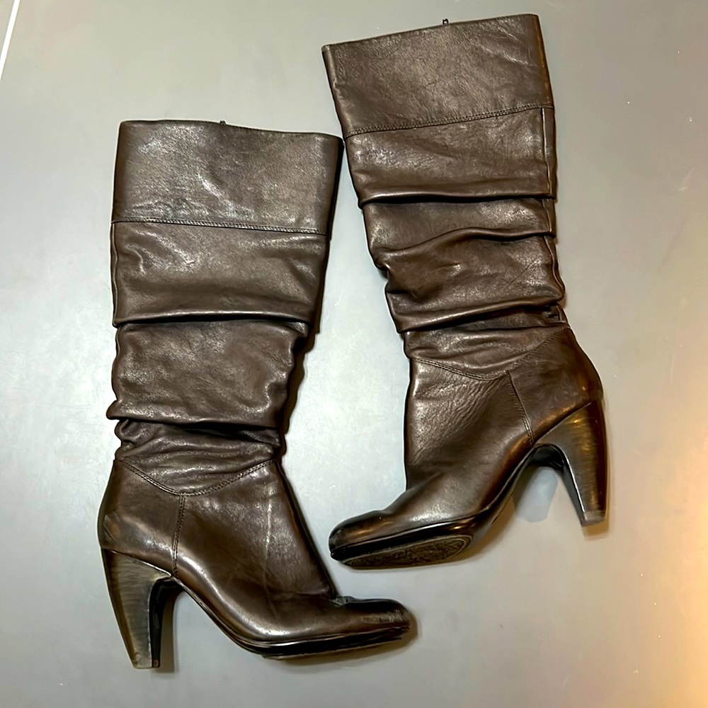 GUC Sofft Black Leather Slouch 3” heeled boots size 7.5 wide